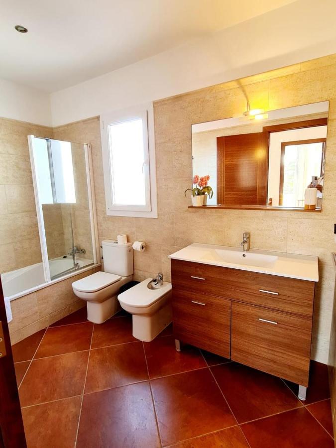 Villa Lorena Sa Caleta Kültér fotó