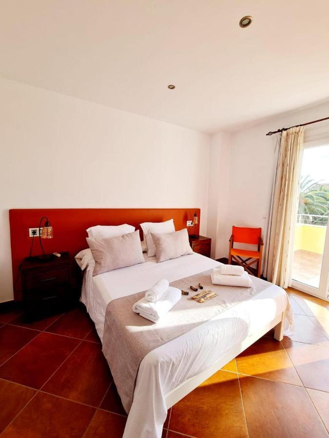 Villa Lorena Sa Caleta Kültér fotó